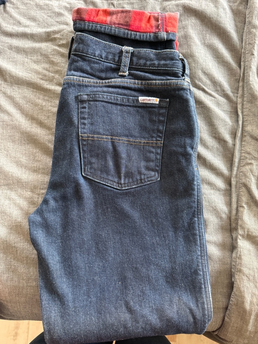 Carhartt Women's insulated Straight Leg Jeans in Dark Blue!